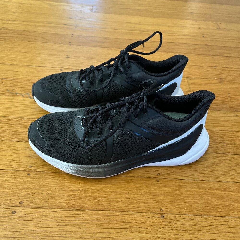 Lululemon Blissfeel Women's Running Shoe in Black/White, Size 6.5